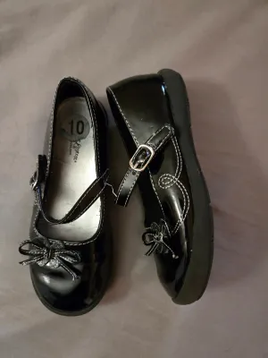 Black Patent Shoes  - size Shoes:      10 & 10.5 (Little Kid)