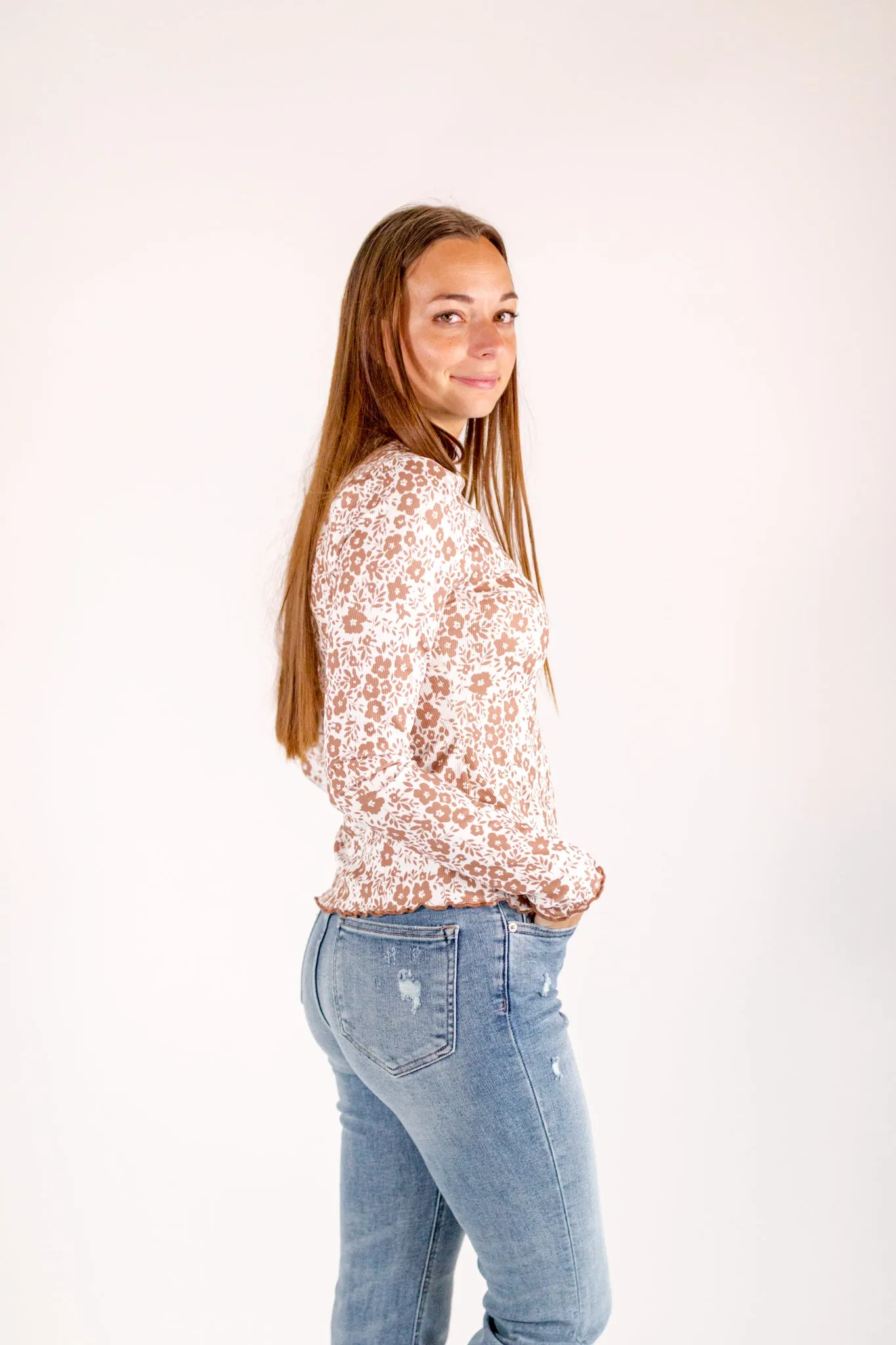 Kicks & Giggles Top・Taupe